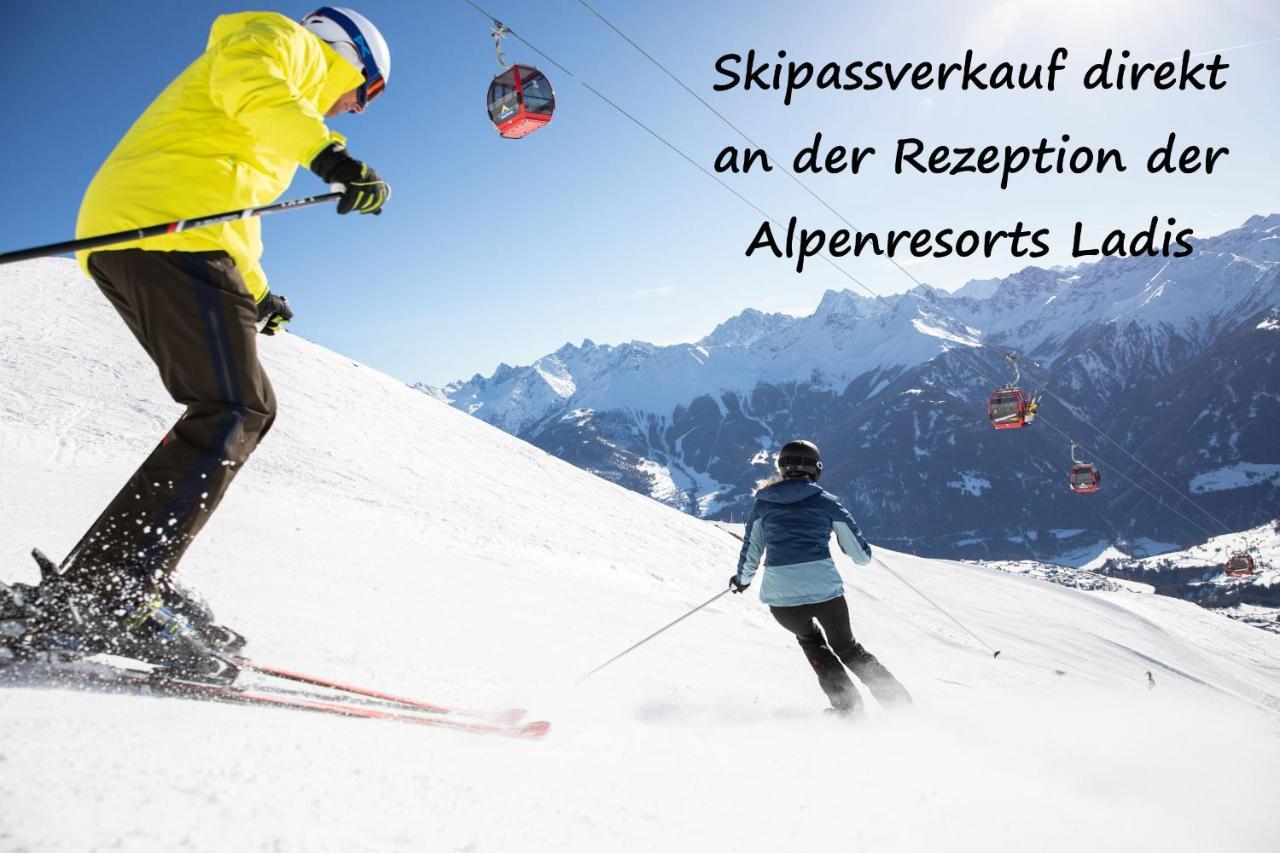 Naturlodge Ladis Ehemals Alpenlodge Alexander Inklusive Sommer Bergbahnticket Exterior photo